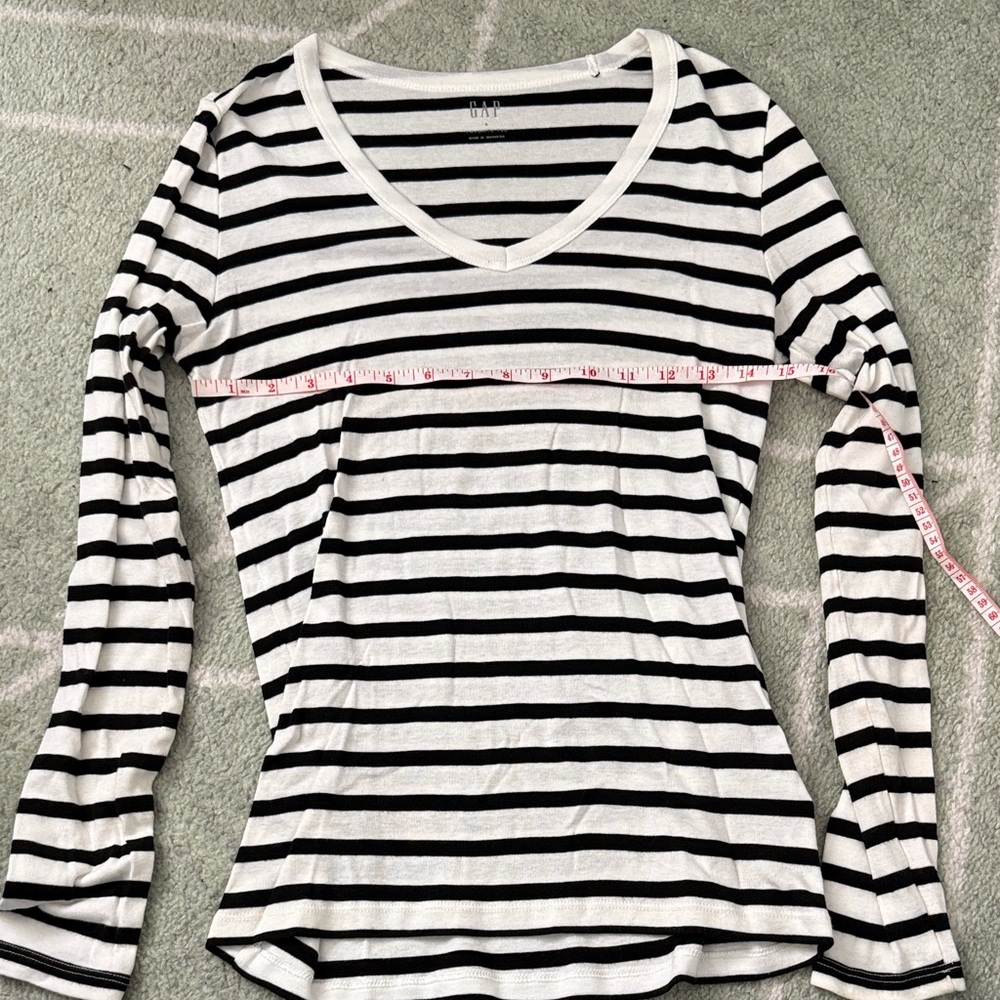GAP Women's Long Sleeve Striped Tee - Black and White